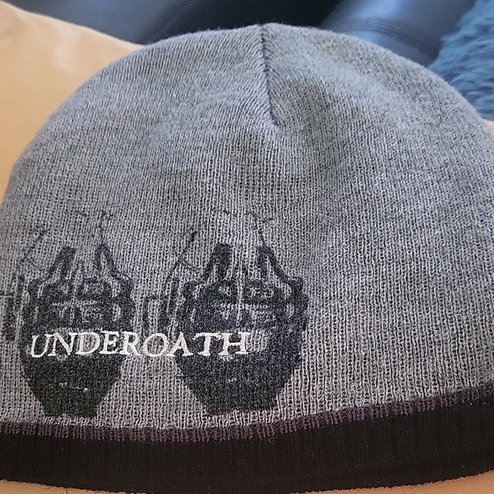UnderOath Gray Knit Beanie with Skull Print